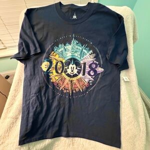 Disneyland 2018 Discover the Magic Tee Unisex XL T-Shirt Navy Mickey Mouse NWT